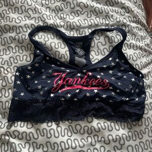 VS Pink vintage MLB NY Yankees sports bra top L (used condition)